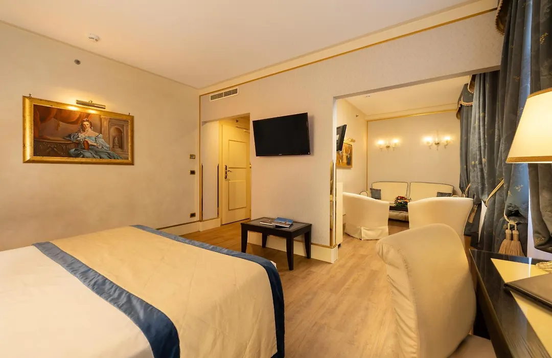 Hotel A La Commedia-1